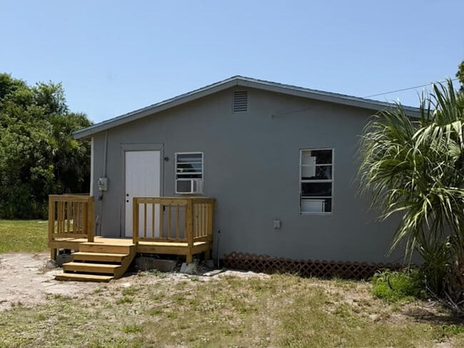 Building Photo - 4250 29th Ave Unit B