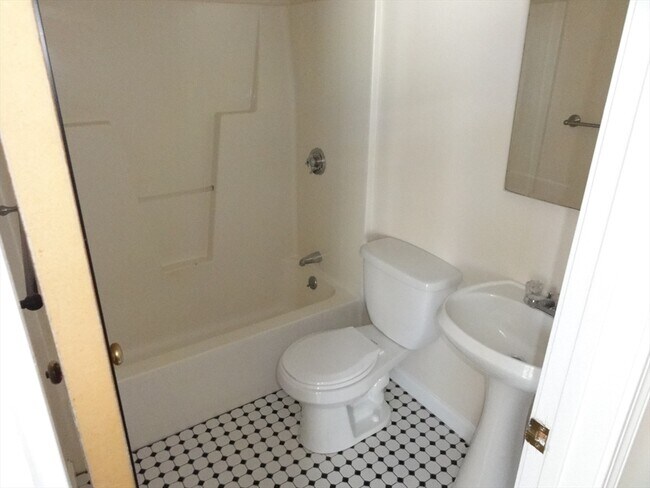 Photo - 126-128 Vernal St Unit 3