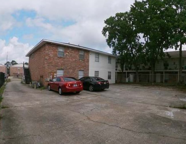 Building Photo - 4554 Y A Tittle Ave Unit Y A Tittle Ave - 2
