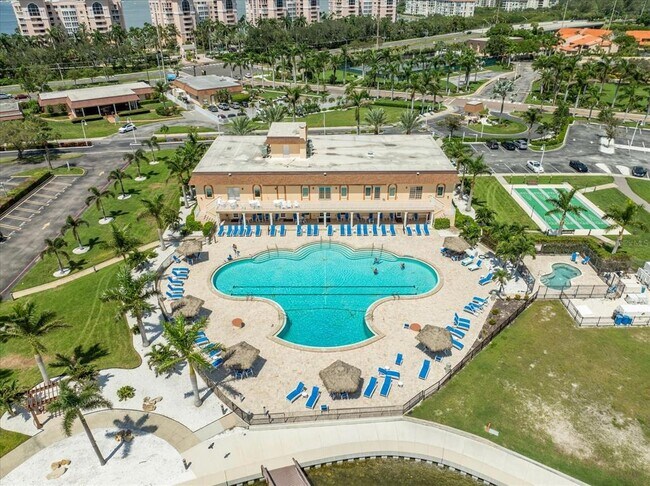 Photo - 5200 Brittany Dr S Unit 303