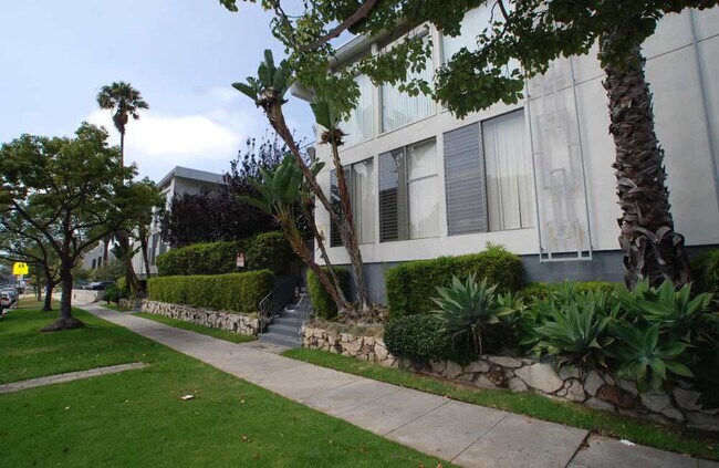 Photo - Washington Apartments