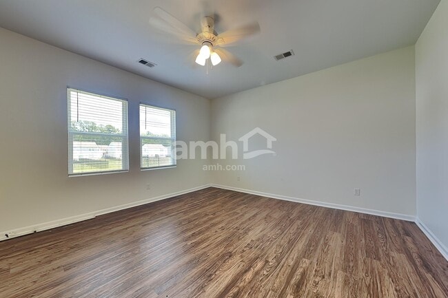Photo - 187 Orion Way
