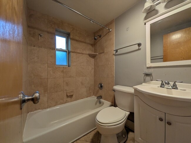 Photo - 2615 4th St NE