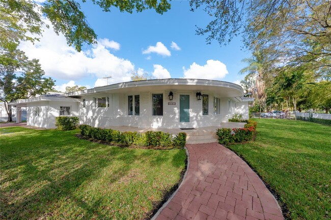 2121 N Greenway Dr