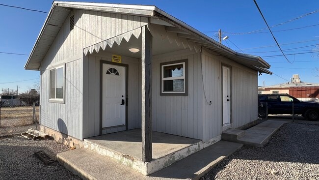 Building Photo - 1109 7th St