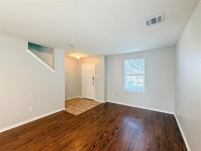 Photo - 670 Horn St