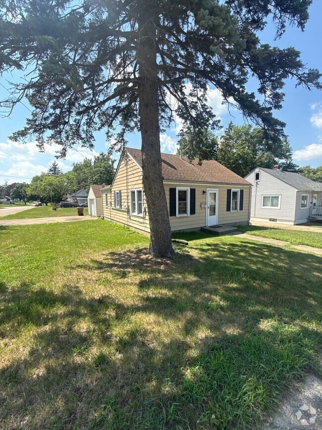 Building Photo - 602 Miriam Ave Rental