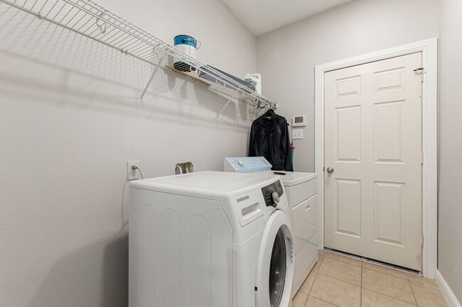 Photo - 9431 Water Edge Point Ln