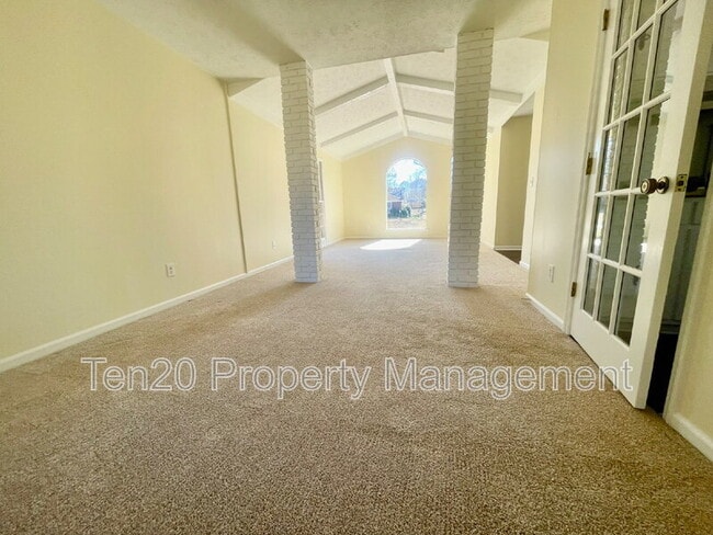 Photo - 925 Incline Dr