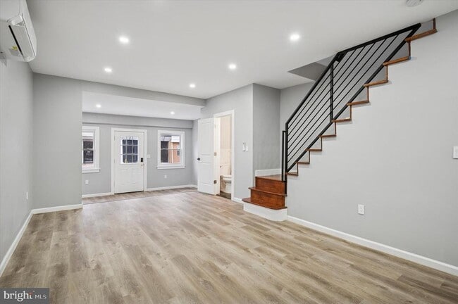 Photo - 547 S Yewdall St