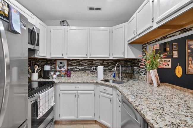 Photo - 5109B Aberdeen Dr