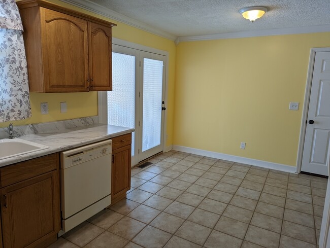 Dishwasher, stove, Fridge Included