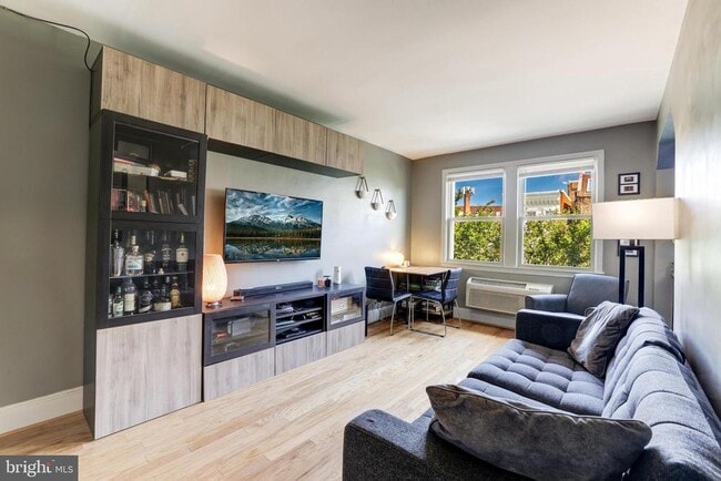 Photo - 1363 K St SE Unit 201
