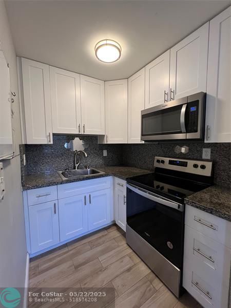 Photo - 2016 NE 17th Ct Apartment Unit 12