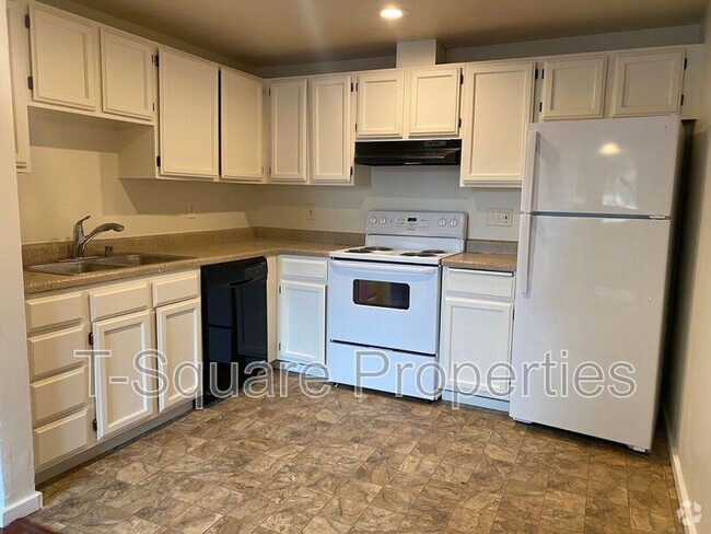 Building Photo - 7041 S 116th Pl Unit 103 Rental