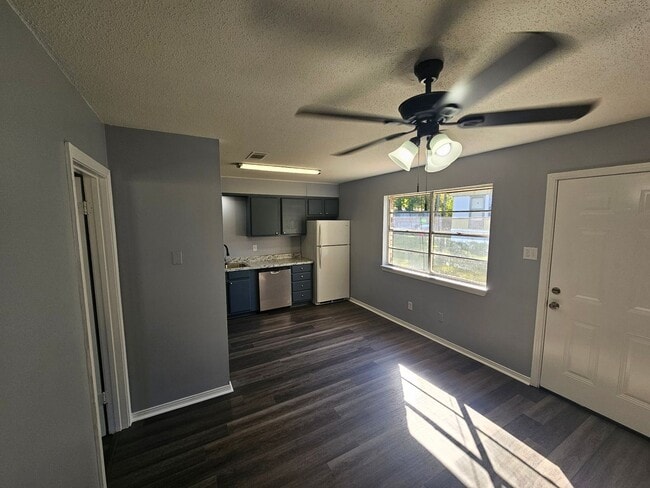 Photo - 1413 Plummer St Unidad Apt. 33