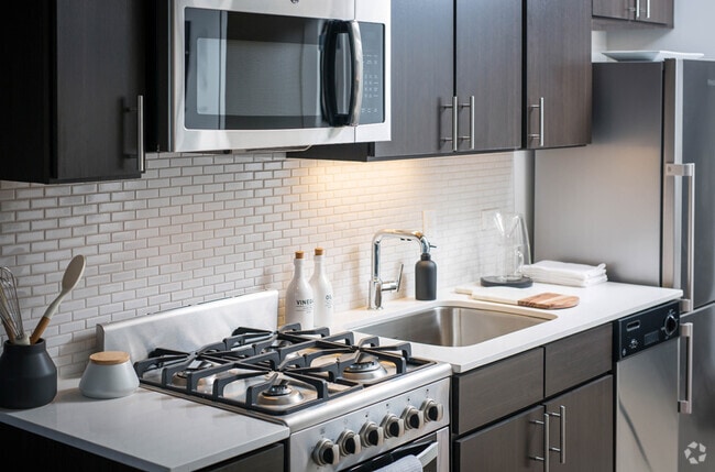 Building Photo - 750 N Wells St Unit 1707 Rental