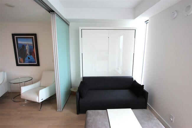 Photo - 1480 Howe St