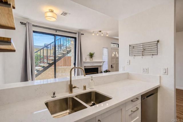 Photo - 4111 Iowa St Unidad 1