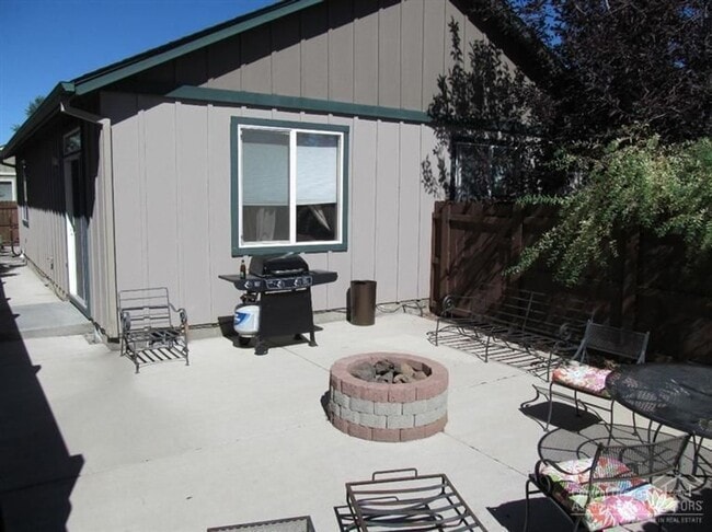 Photo - 62593 Hawkview Road