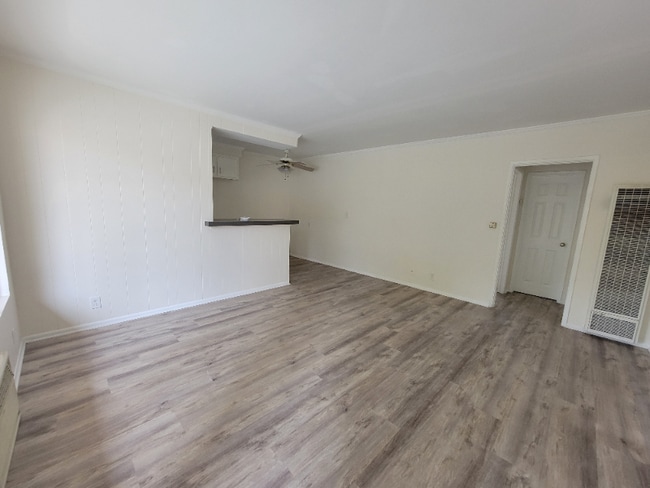 Building Photo - 13556 Wyandotte St