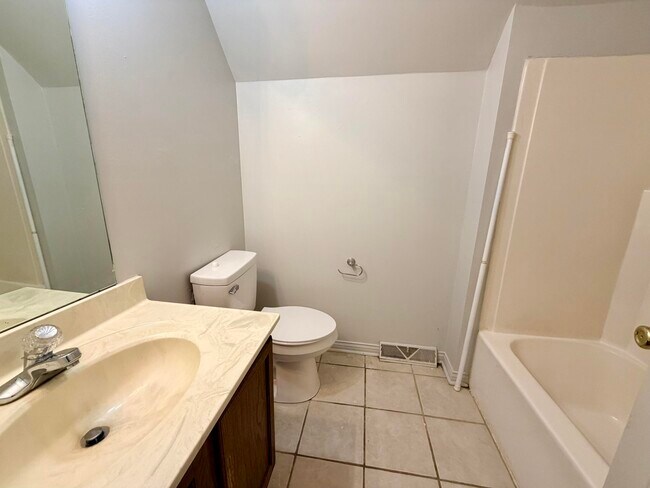 Photo - 1150 Horsemans Ln