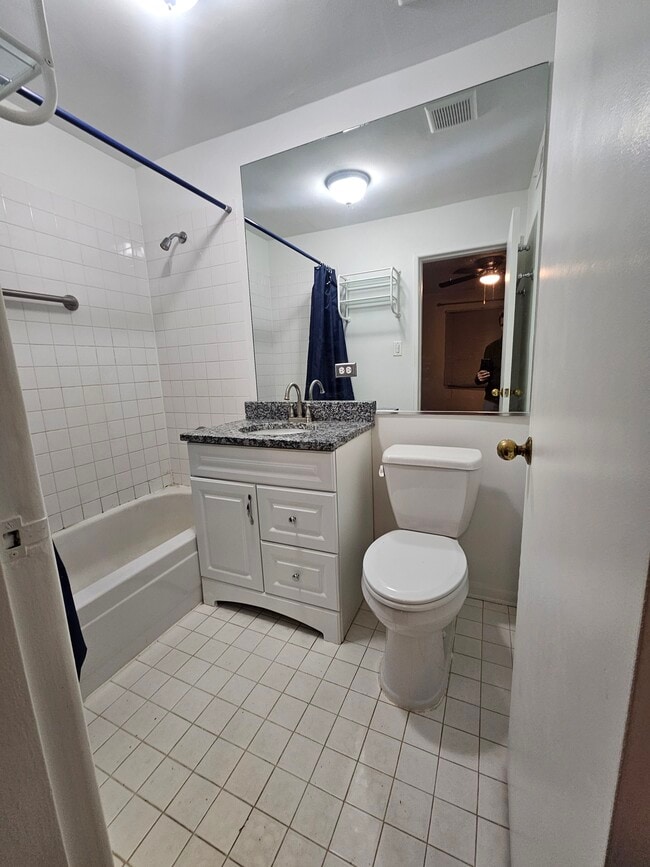 Photo - 146 Green Bay Rd Unit 1