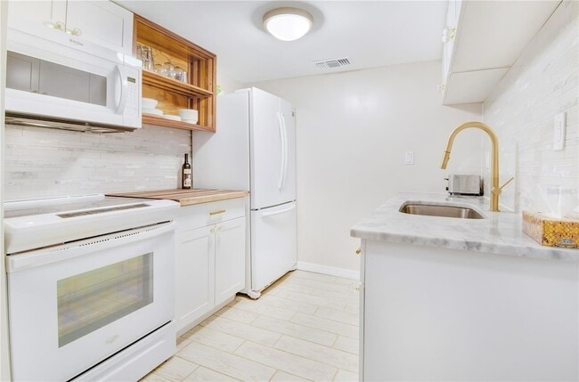 Photo - 3640 41st Ln S Unidad G