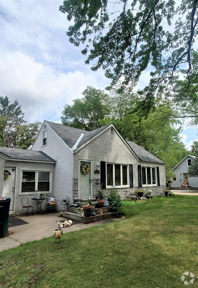 Building Photo - 2245 Pinewood Dr Rental