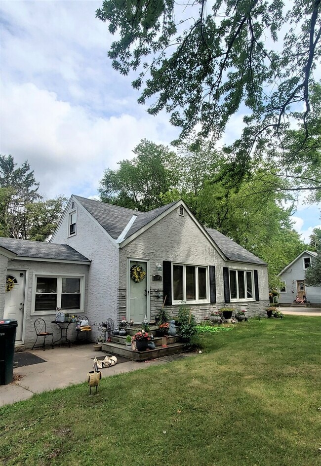 Building Photo - 2245 Pinewood Dr Rental