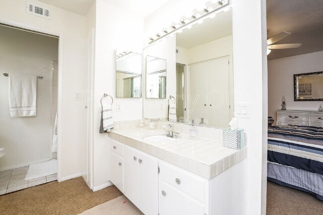 Photo - 9379 Esther St