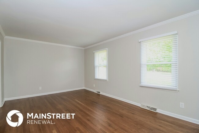 Photo - 999 Nottingham Rd