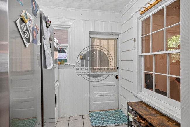 Photo - 712 Shell St