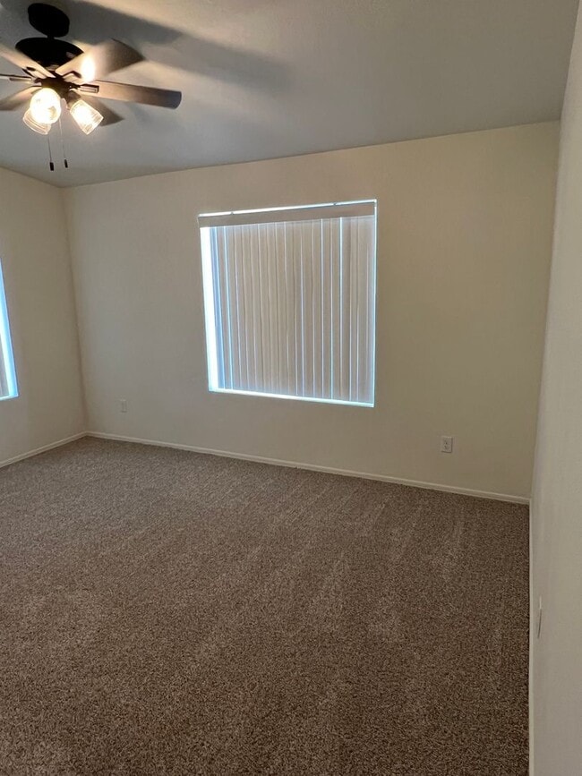 Photo - 4 BEDROOM HOME!