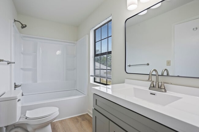 Photo - 3709 Kingsgate Dr