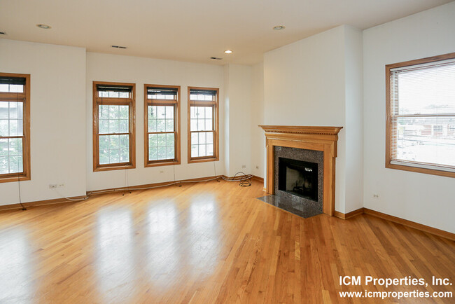 Photo - 2741 N Southport Ave Condo Unit 2743-2N