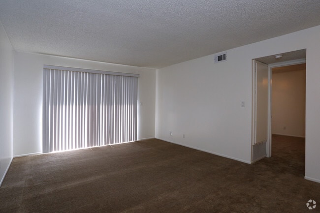 2 BR, 2 BA - 945 SF - Arbor Apartments