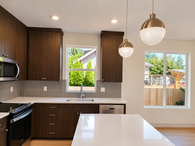 Building Photo - 7819-7825 SE Tolman St. Unit 7825