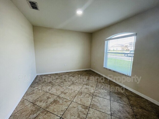 Photo - 3519 Kenwood Crossing