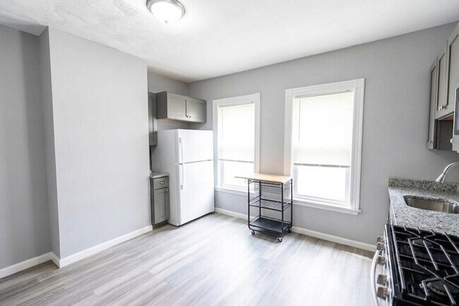 22 Downer Ave Unit 2