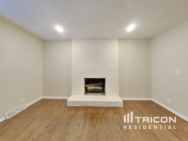 Photo - 9702 W 93rd St