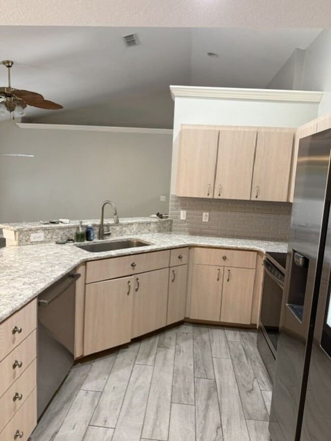 Photo - Well maintained home in Silver Oaks! Great location!