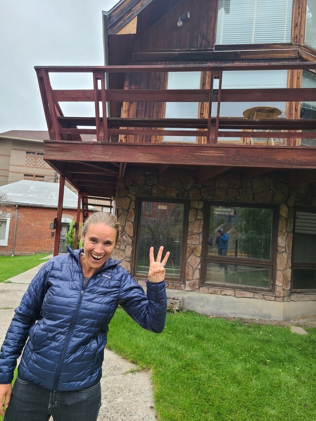 Building Photo - 214 E Broadway St Unit General Rental Application