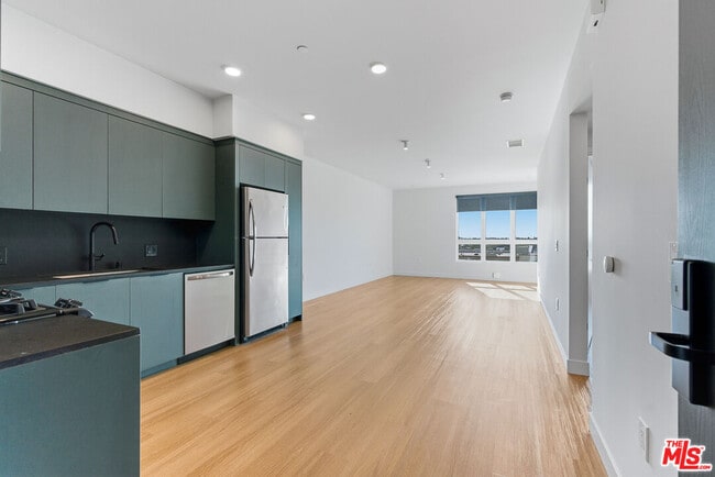 Building Photo - 10601 Washington Blvd Unit 530