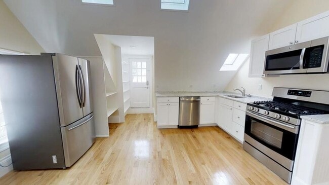 Building Photo - 3.0 bedroom in Cambridge Massachusetts 02144 Unit U1 Rental