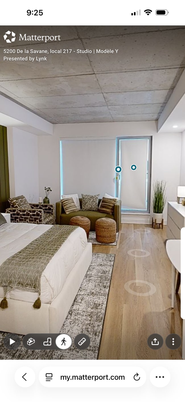 Building Photo - 5200 Rue De La Savane Unit Spacious Studio