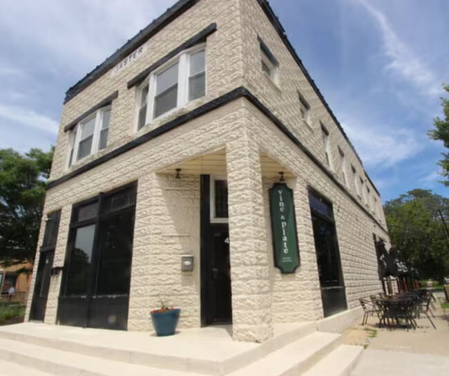 Building Photo - 416a W Virginia St Unit B Rental