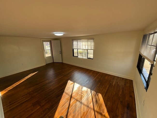 Photo - Bright & Beautiful Downstairs Apartment in Marianna