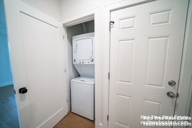 Photo - 37 Calumet St Unit 1