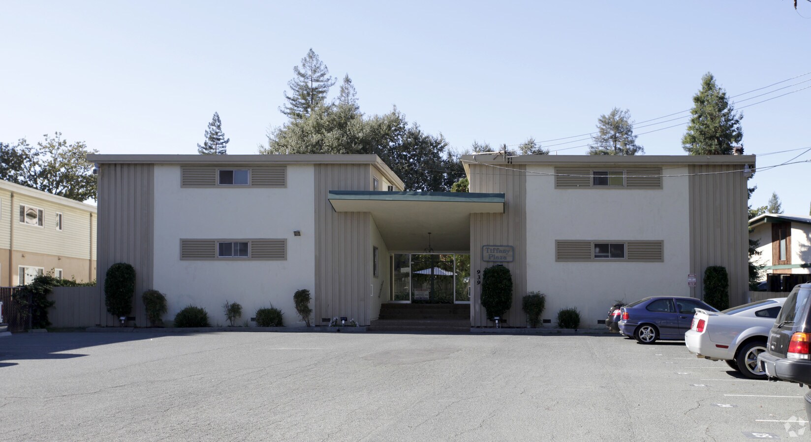 Tiffany Plaza Apartments - Tiffany Plaza Apartments